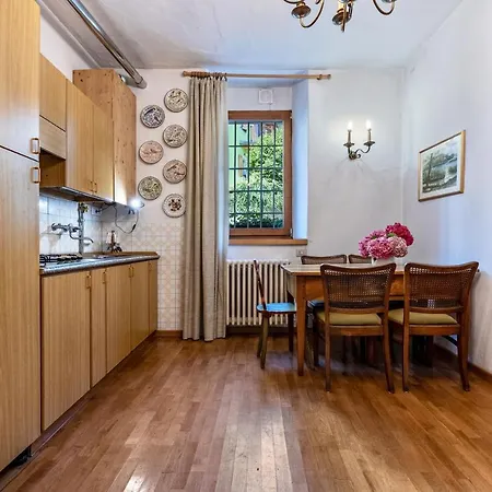 Casa Nel Borgo Iris Apartment